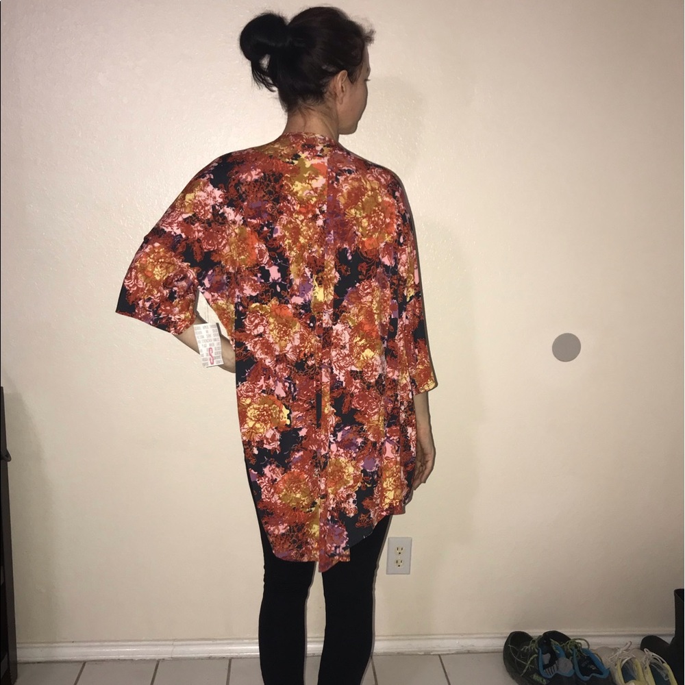 Lularoe Lindsay kimono